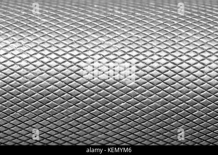 Plaque de métal brillant en pointillés. acier. Banque D'Images