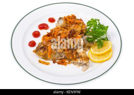 Le poisson avec légumes marinade. studio photo Banque D'Images