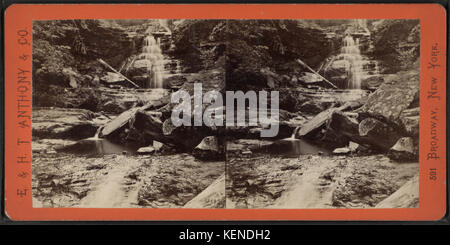 Le Bastion de l'automne, Kauterskill Glen, près de la Maison Laurier, par E. & H.T. Anthony (Entreprise) Banque D'Images