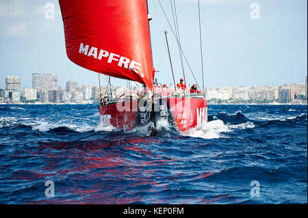 Alicante, Espagne. 22 octobre, 2017. volvo ocean race leg 1 alicante à Lisbonne, l'équipe mapfre dirigée par Xabi Fernandez en action pendant le début de leg 1 crédit : Pablo/freuku alamy live news Banque D'Images