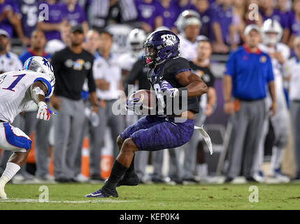 21 octobre 2017 : .TCU Horned Frogs running back Darius Anderson (6).Au cours d'un match de football NCAA entre Kansas Jayhawks et le TCU Corne grenouilles à Amon Carter Stadium à Fort Worth, Texas. Manny Flores/CSM Banque D'Images
