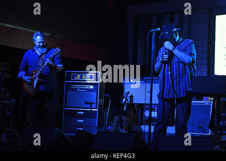 Fort LAUDERDALE FL - 21 OCTOBRE : le Blues Traveler se produit à Revolution le 21 octobre 2017 à fort Lauderdale, en Floride. : crédit mpi04/MediaPunch Banque D'Images