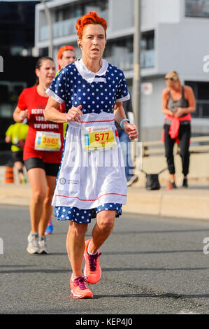 Toronto, Canada. 22 octobre 2017. porteur participent à la compétition marathon Scotiabank Toronto Waterfront crédit : anatoliy cherkasov/Alamy live news Banque D'Images