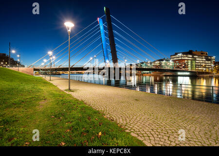 Le pont Crusell au crépuscule, Helsinki, Finlande, Europe, UE Banque D'Images