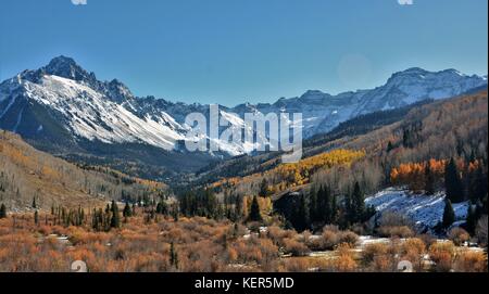 Le Colorado à l'automne avec les peupliers d'or Banque D'Images