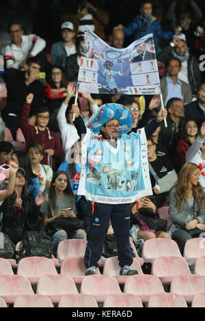 Naples, Italie. 21st octobre 2017. Action pendant le match de football entre SSC Napoli et F.C.Inter au stade San Paolo à Naples. Résultat final Napoli vs. F.C.Inter 0-0.in photo Supporters SSC NAPOLI Credit: Salvatore Esposito/Pacific Press/Alamy Live News Banque D'Images