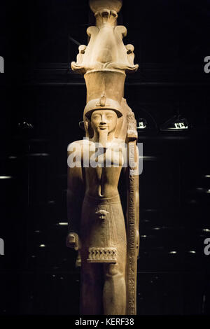 Turin. L'Italie. Portrait statue de pharaon égyptien Seti II portant une couronne atef. Museo Egizio (Musée Égyptien) 19e dynastie XIX Banque D'Images