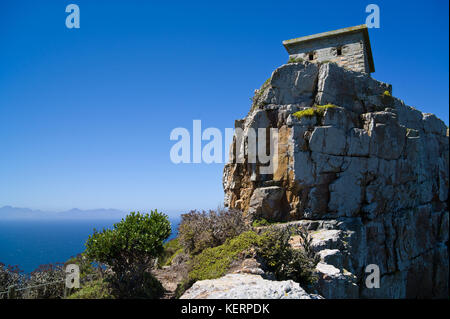 Cape point fait partie de table mountain national park et offre une vue imprenable et l'occasion de randonnée ou d'explorer rencontre de deux océans. Banque D'Images