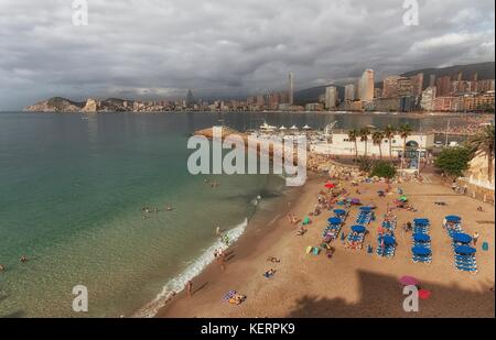 La plage Playa del Mal Pas à Benidorm Banque D'Images