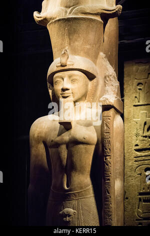 Turin. L'Italie. Portrait statue de pharaon égyptien Seti II portant une couronne atef. Museo Egizio (Musée Égyptien) 19e dynastie XIX Banque D'Images