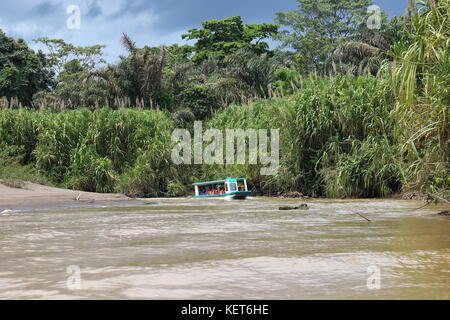 Rancho La Pavona à Tortuguero, transfert de la rivière Rio Suerte, province de Limón, Costa Rica, la mer des Caraïbes, l'Amérique centrale Banque D'Images