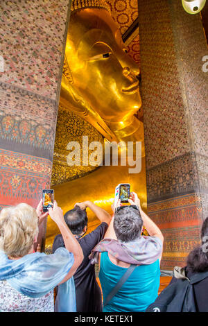 Bouddha couché du Wat Pho à Bangkok, Thaïlande Banque D'Images