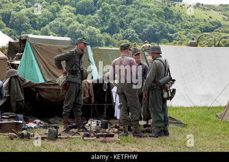 Des hommes habillés en soldats américains participant à un festival d'histoire. Banque D'Images