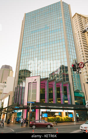 Auckland, Nouvelle-Zélande - Avril 2016 : des centres commerciaux et des gratte-ciel dans le centre-ville Auckland Banque D'Images