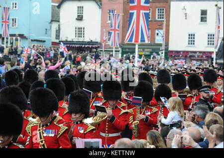 Windsor (ANGLETERRE) - 19 MAI : la parade des forces armées assiste à la parade des forces armées et à Muster le 19 mai 2012 à Windsor (Angleterre). Plus de 2500 soldats ont pris part au Jubilee Muster de Diamond dans le parc de la maison. Personnes: Défilé Des Forces Armées Réf. De Transmission: Mncuk1 Hoo-Me.com / Mediapunch Banque D'Images