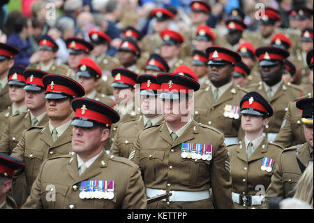 Windsor (ANGLETERRE) - 19 MAI : la parade des forces armées assiste à la parade des forces armées et à Muster le 19 mai 2012 à Windsor (Angleterre). Plus de 2500 soldats ont pris part au Jubilee Muster de Diamond dans le parc de la maison. Personnes: Défilé Des Forces Armées Réf. De Transmission: Mncuk1 Hoo-Me.com / Mediapunch Banque D'Images