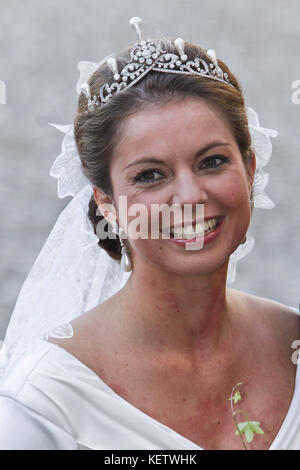 Bruxelles, BELGIQUE - 20 NOVEMBRE: Bernardo Guillermo et son partenaire Eva Prinz-Valdes assiste à la princesse Annemarie Gualtherie van Weezel et au prince Carlos de Bourbon de Parme Royal Wedding à l'Abbaye de la Cambre le 20 novembre 2010 à Bruxelles, Belgique Personnes: Princesse Annemarie transmission Ref: MNCUK1 Hoo-Me.com / MediaPunch Banque D'Images