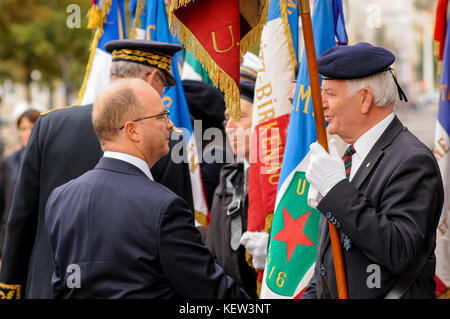 Lyon, France. 23 octobre 2017. Nouvellement nommé Préfet d'Auvergne région Rhône-Alpes, Stéphane Bouillon, est vu à Lyon (Centre-est de la France) le 23 octobre 2017, alors qu'il assiste à une cérémonie de souvenir tenue à l'occasion de sa première apparition publique. Stephane Bouillon, ancien préfet de PACA prend la place de Michel-Henri Comet, récemment licencié par le ministre français de l'intérieur, Gérard Collomb, après le meurtre de deux jeunes femmes à Marseille par un délinquant radicalisé arrêté et libéré par les services de police de Lyon. Crédit : Serge Mouraret/Alamy Live News Banque D'Images