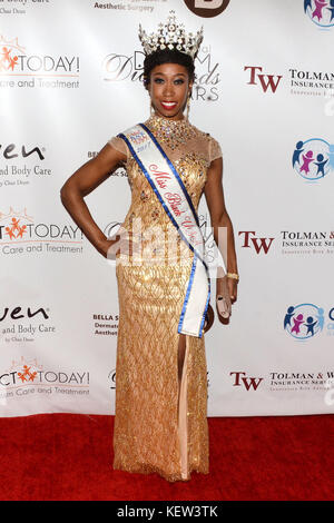 Westlake Village, Californie, États-Unis. 22 octobre 2017. DAPHNE LEE. 12e denim annuel, diamants et étoiles pour enfants avec autisme tenue à l'hôtel four Seasons. Crédit photo : Billy Bennight/AdMedia crédit : Billy Bennight/AdMedia/ZUMA Wire/Alamy Live News Banque D'Images