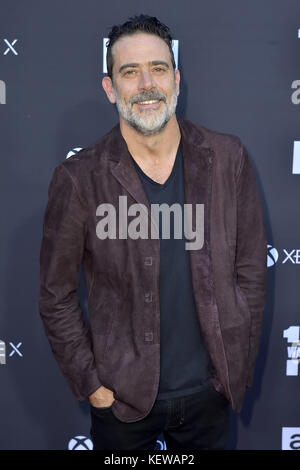 Jeffrey Dean Morgan assiste à la première saison 8 de The Walking Dead d'AMC et à la célébration du 100e épisode au Greek Theatre le 22 octobre 2017 à Los Angeles, en Californie. | Verwendung weltweit Banque D'Images