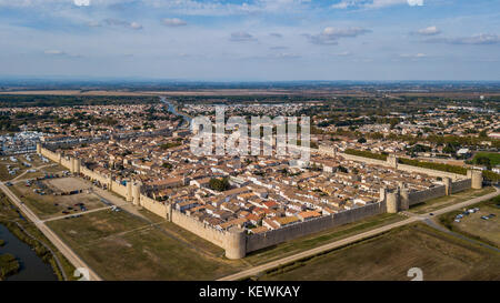Vue aérienne de la ville fortifiée d'Aigues-mortes en france Banque D'Images