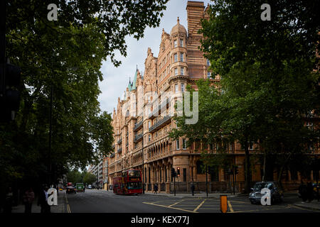 Le principal Londres anciennement kn, Russell Hotel est un hôtel cinq étoiles, situé sur la Place Russell par l'architecte Charles Fitzroy Doll à Londres l'habitant Banque D'Images