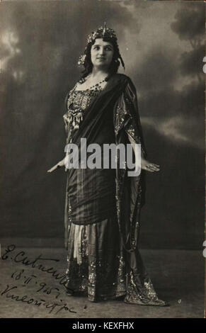 Elena Snezhina, une figure historique de 1915, dont le rôle exact ou la signification n'est pas précisé, mais le titre fait probablement référence à un document ou artefact associé à elle. Banque D'Images