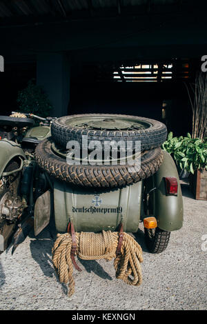 Cette BMW R75 est une combinaison moto et side-car datant de la seconde Guerre mondiale fabriquée par la société allemande Bavarian Motor Works. Banque D'Images