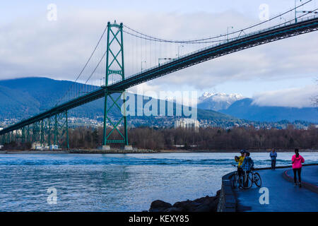 Le pont Lions Gate et Stanley park seawall, Vancouver, British Columbia, canada Banque D'Images