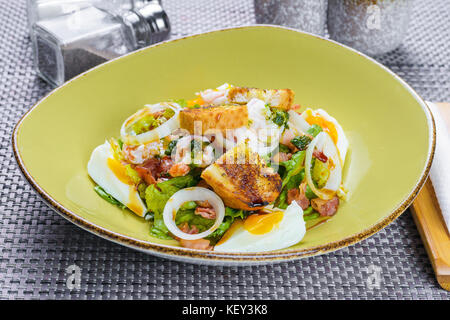 Salade aux oeufs et coréen fruits de mer Banque D'Images