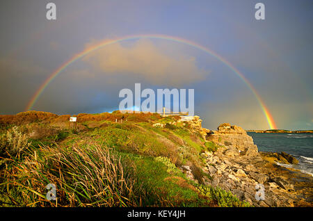 En arc-en-ciel d'orage sur lookout point à l'ouest de l'Australie de Rockingham peron Banque D'Images