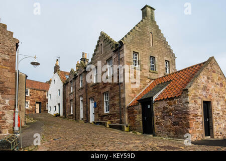 Vue sur les vieilles maisons de Crail sur East Neuk of Fife en Écosse, au Royaume-Uni Banque D'Images