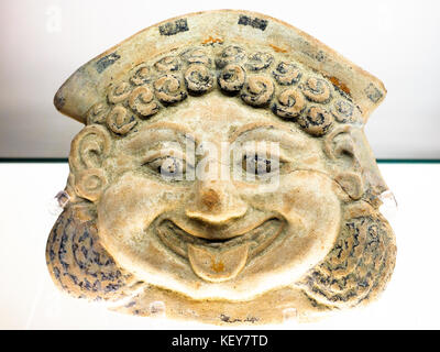 Antefix en terre cuite décorée (fin d'une tuile du toit) avec un gorgoneion faite en Sicile à propos de 490 avant J.-C. Banque D'Images