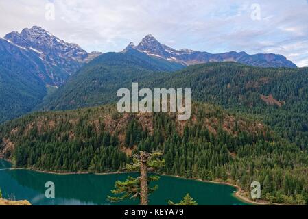 Diablo Lake dans le parc national North Cascades, Washington Banque D'Images