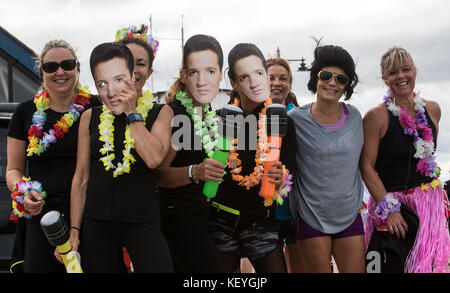 Les fans d'Elvis et les artistes en hommage au Porthcawl Elvis Festival 2017. Les interprètes chantent dans la compétition Best Festival Elvis et jouent des vitrines dans les pubs et hôtels locaux avec : atmosphère où : Porthcawl, Royaume-Uni quand : 23 Sep 2017 crédit : John Rainford/WENN.com Banque D'Images