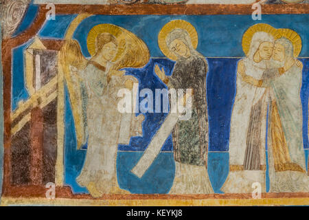 L'annonce, Archange Gabriel dit à Marie qu'elle sera enceinte. Mary visite Elisabeth. Fresque dans une église médiévale. Bjaresjo, Suède, Septem Banque D'Images