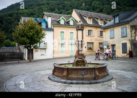 Saint Savin, hautes pyrenees, france Banque D'Images