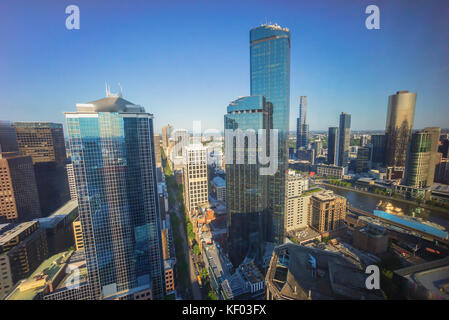 Vue aérienne de melbourne city skyline peh pendant jour nuageux lumière Banque D'Images