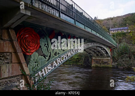 Le pont Waterloo construit en 1815 traverse la rivière Conwy Dans Betws y Coed Nord du pays de Galles, une première fonte Pont conçu par Thomas Telford Banque D'Images