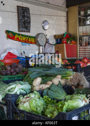 Marché bolhão au porto : décrochage avec légumes frais, Portugal Banque D'Images