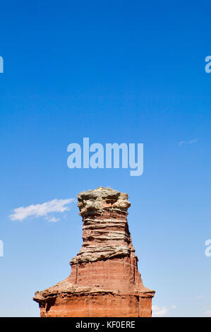 Rock formation phare contre le ciel bleu à Palo Duro canyon, Texas, États-Unis Banque D'Images