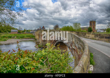 Bangor Bridge Over the River Dee, Bangor on Dee, Wrexham, Clwyd, pays de Galles, Royaume-Uni. Banque D'Images