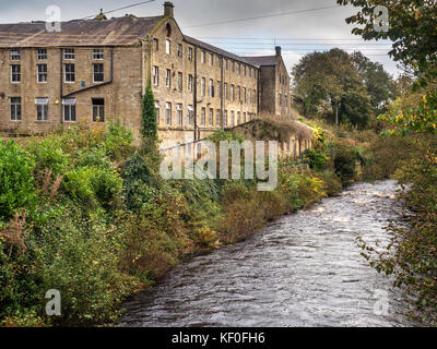 Ancien Moulin serres le lin et le chanvre Mill c1812 par le fleuve Nidd Yorkshire Angleterre Campsites Canet-en-Roussillon Banque D'Images