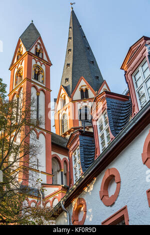 Cathédrale Saint George (Limburger Dom) à Limburg an der Lahn, Allemagne, vue depuis la cour du château de Limbourg (Limburger Schloss) Banque D'Images