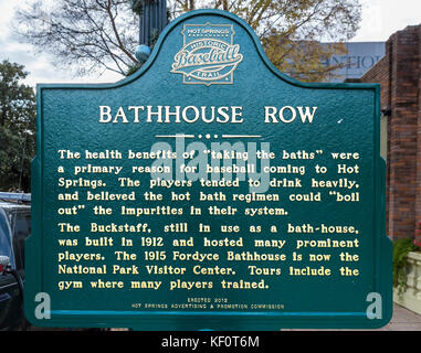 Signe de l'information sur l'Avenue centrale ('Bathhouse Row'), au centre-ville de Hot Springs, Arkansas, États-Unis Banque D'Images