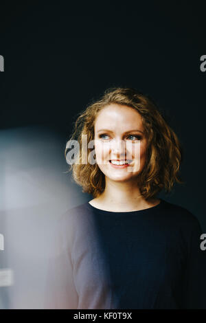 Portrait of young blonde woman Banque D'Images