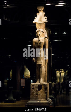 Turin. L'Italie. Portrait statue de pharaon égyptien Seti II portant une couronne atef. Museo Egizio (Musée Égyptien) Banque D'Images