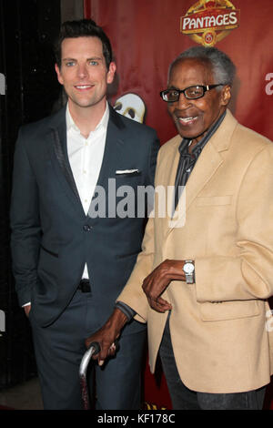 ***PHOTO DU FICHIER*** Chris Mann, Robert Guillaume au Phantom Of The Opera Los Angeles Premiere aux Pantages à Hollywood, Californie, le 17 juin 2015. Crédit: David Edwards/Mediapunch Banque D'Images