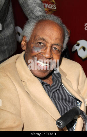 ***PHOTO DU FICHIER*** Robert Guillaume au Phantom De L'Opéra première de Los Angeles aux Pantages à Hollywood, Californie, le 17 juin 2015. Crédit: David Edwards/Mediapunch Banque D'Images