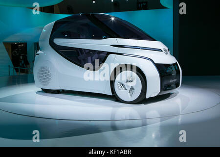 Tokyo, Japon. 25 octobre 2017. Toyota présente son nouveau concept car au 45e salon de l’automobile de Tokyo. Crédit : Yuichiro Tashiro /Alamy Live News Banque D'Images